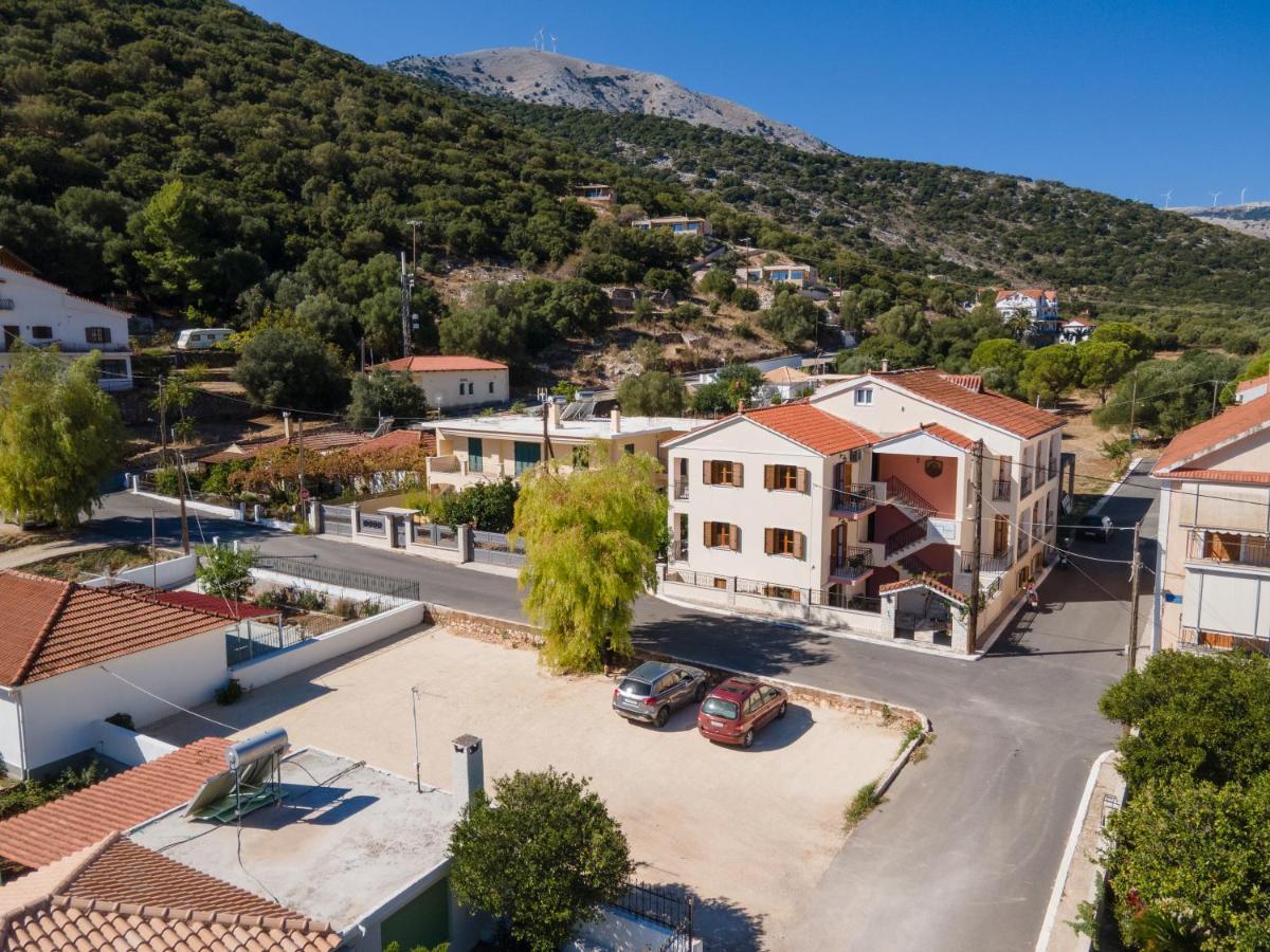Alexatos Studios & Apartments Agia Efimia ภายนอก รูปภาพ