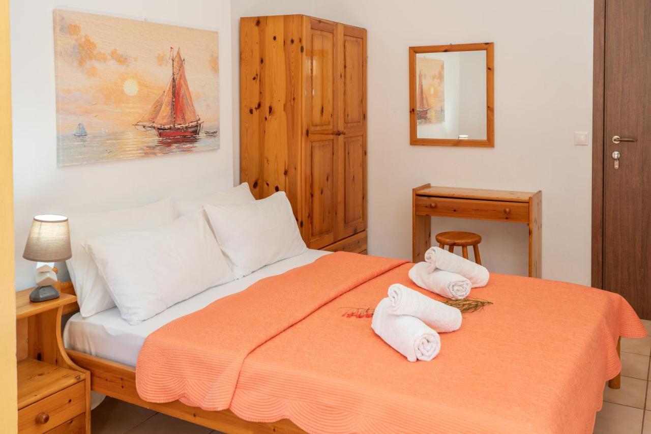 Alexatos Studios & Apartments Agia Efimia ภายนอก รูปภาพ