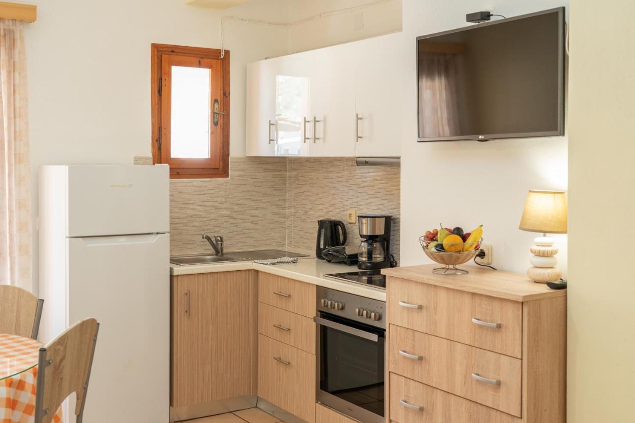 Alexatos Studios & Apartments Agia Efimia ภายนอก รูปภาพ