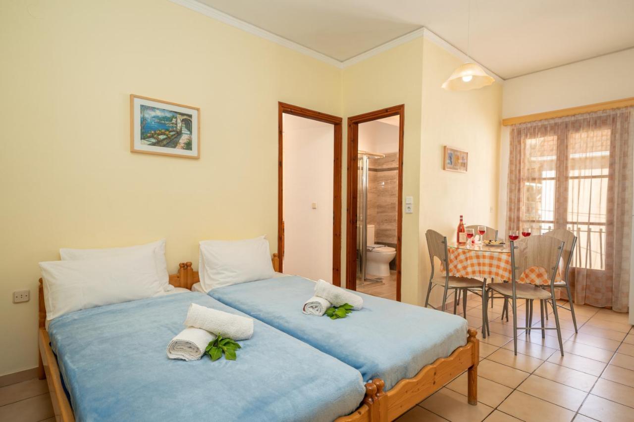 Alexatos Studios & Apartments Agia Efimia ภายนอก รูปภาพ