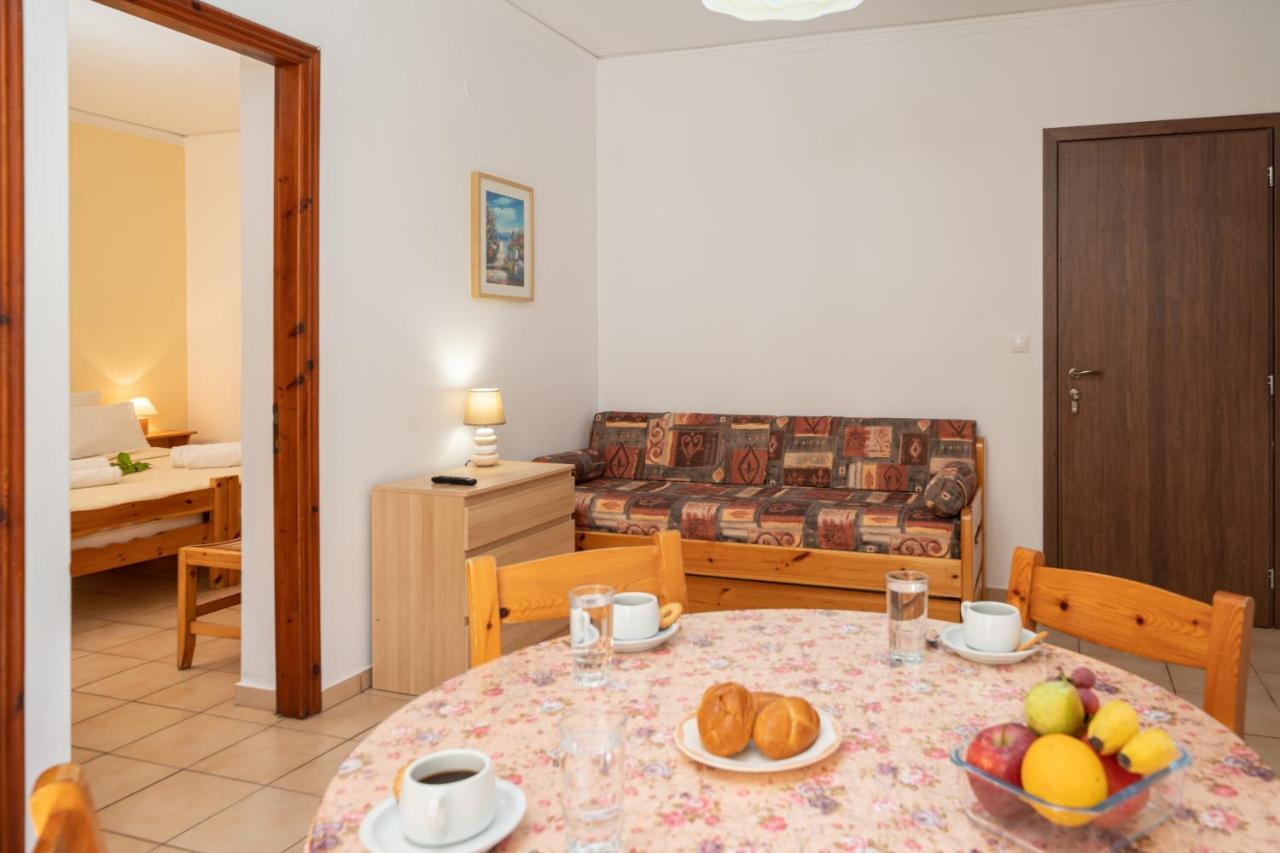 Alexatos Studios & Apartments Agia Efimia ภายนอก รูปภาพ