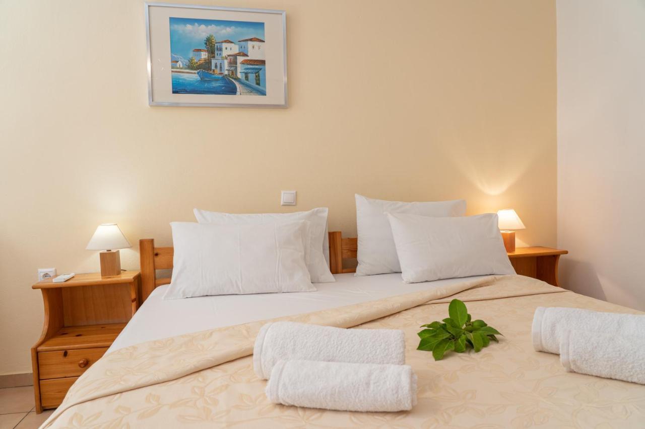 Alexatos Studios & Apartments Agia Efimia ภายนอก รูปภาพ