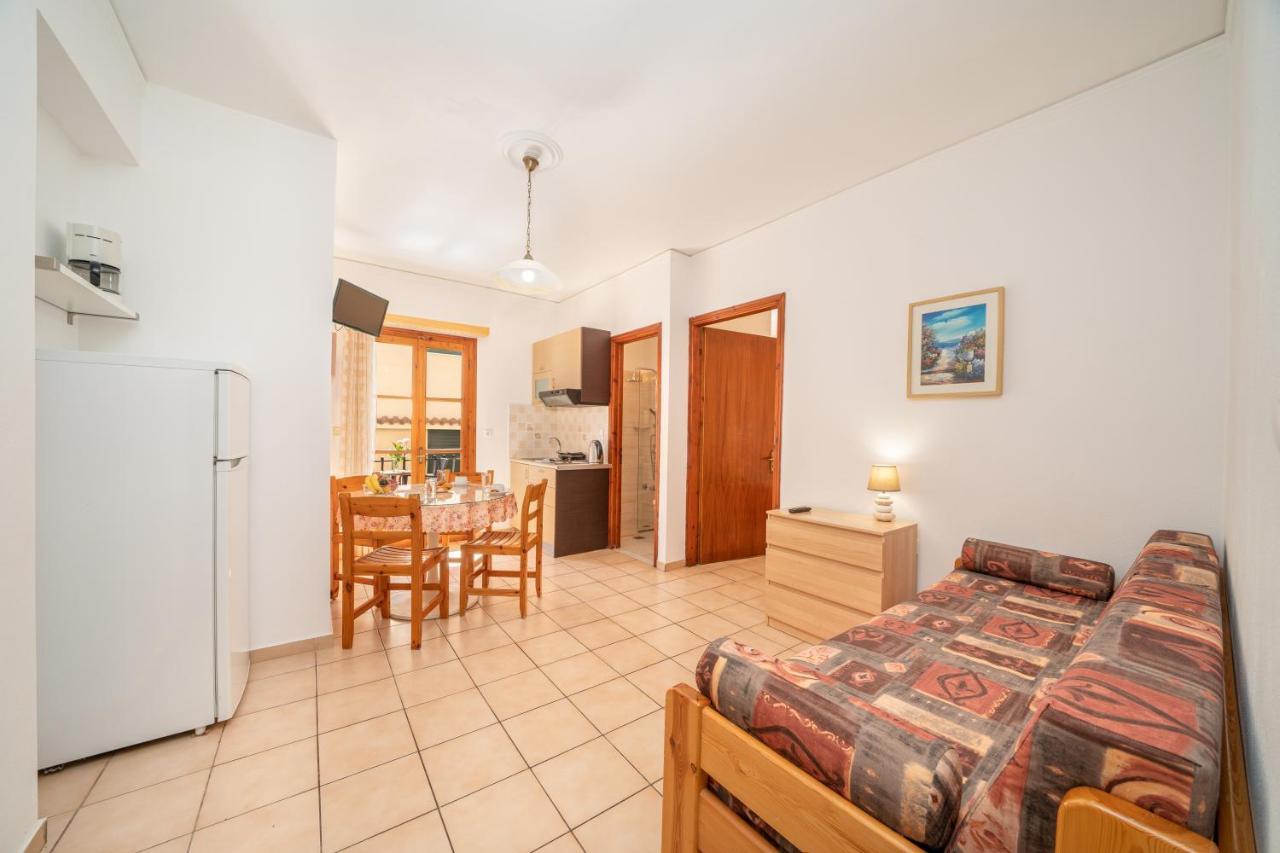 Alexatos Studios & Apartments Agia Efimia ภายนอก รูปภาพ