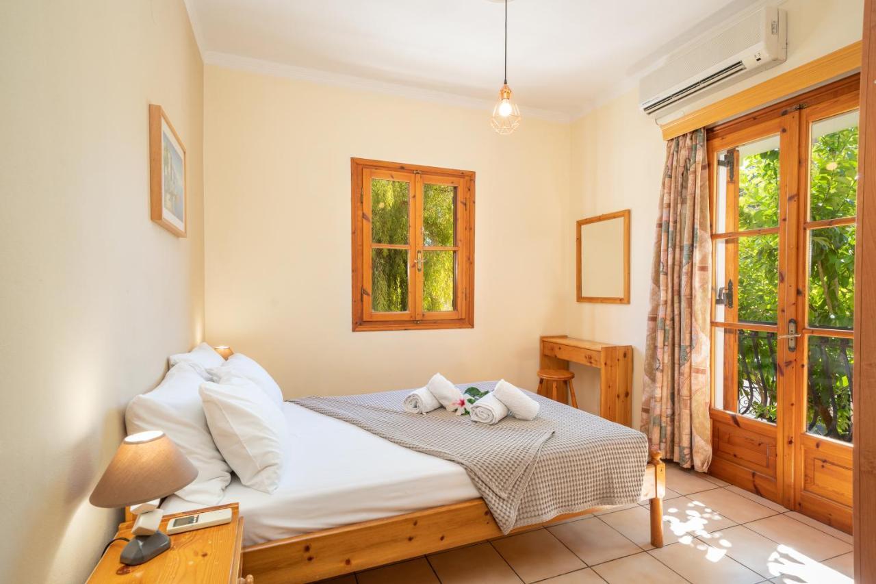 Alexatos Studios & Apartments Agia Efimia ภายนอก รูปภาพ