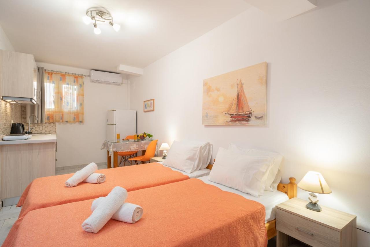Alexatos Studios & Apartments Agia Efimia ภายนอก รูปภาพ