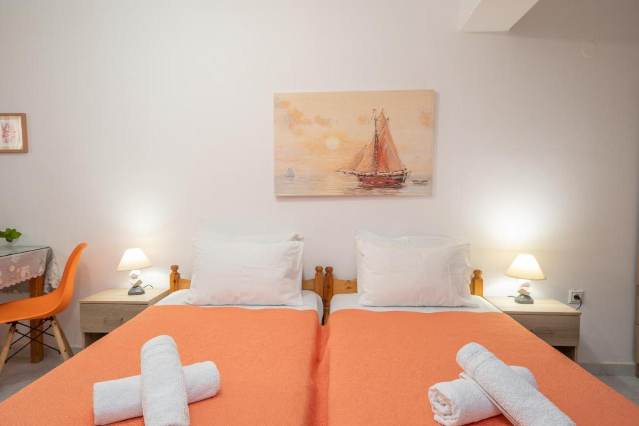 Alexatos Studios & Apartments Agia Efimia ภายนอก รูปภาพ