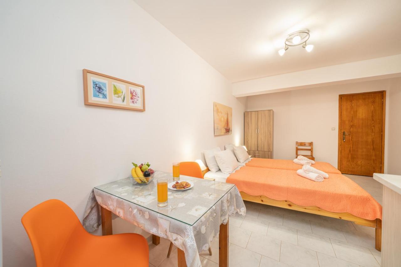 Alexatos Studios & Apartments Agia Efimia ภายนอก รูปภาพ