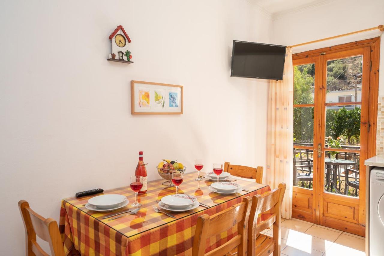 Alexatos Studios & Apartments Agia Efimia ภายนอก รูปภาพ