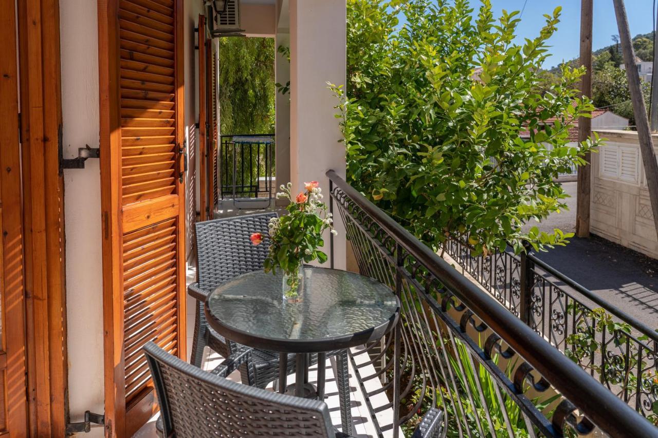 Alexatos Studios & Apartments Agia Efimia ภายนอก รูปภาพ