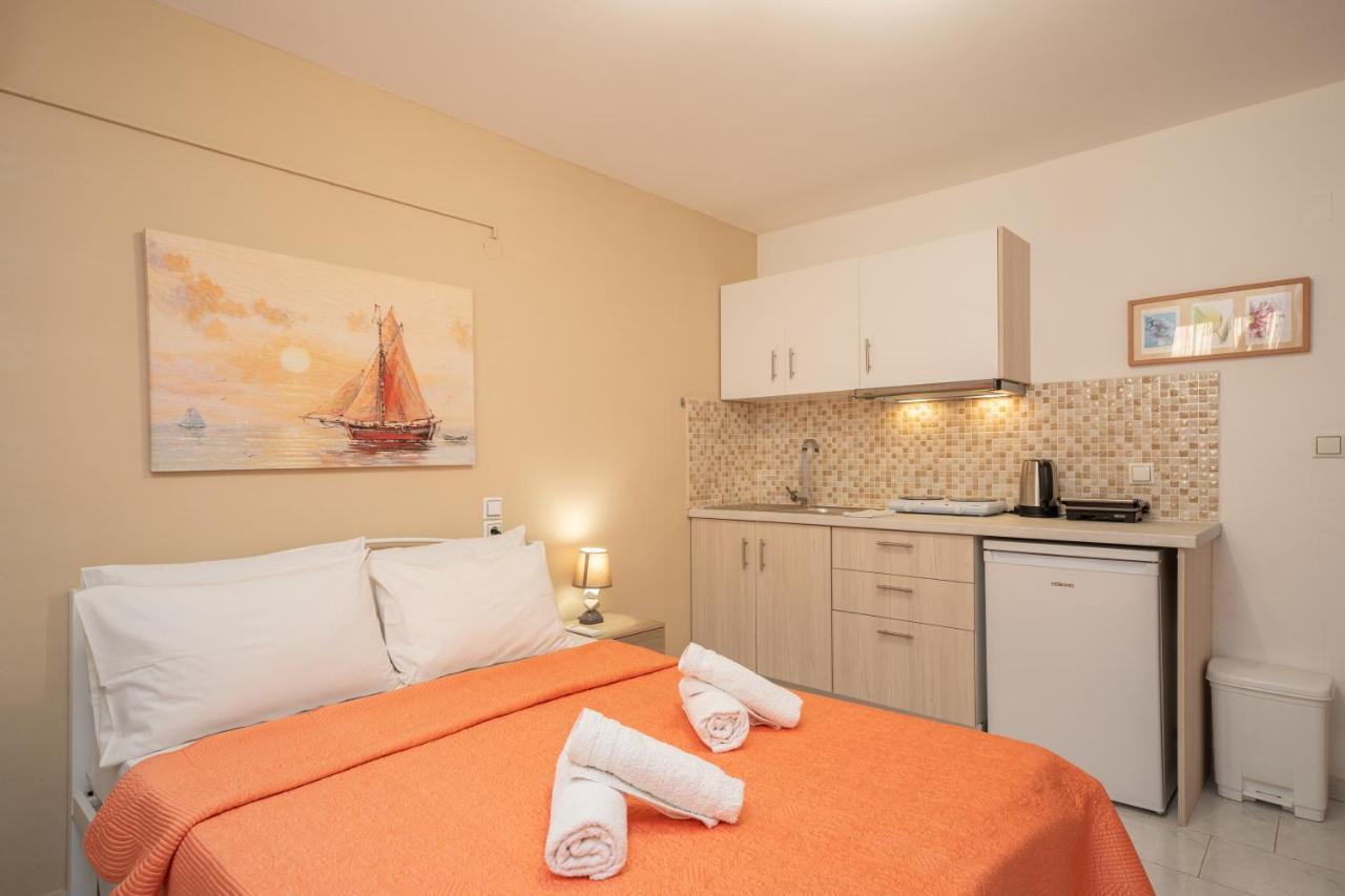 Alexatos Studios & Apartments Agia Efimia ภายนอก รูปภาพ